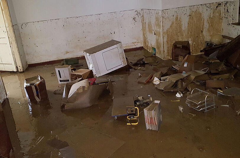 Schlamm, Chaos und noch mehr Schlamm: Das Dorf Anzenkirchen in der Gemeinde Triftern ist von dem Hochwasser am 01. Juni hart getroffen worden.