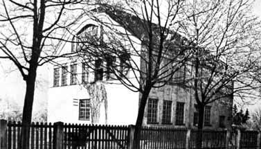 Die Grotschule an der Oselstraße 21 um 1920.