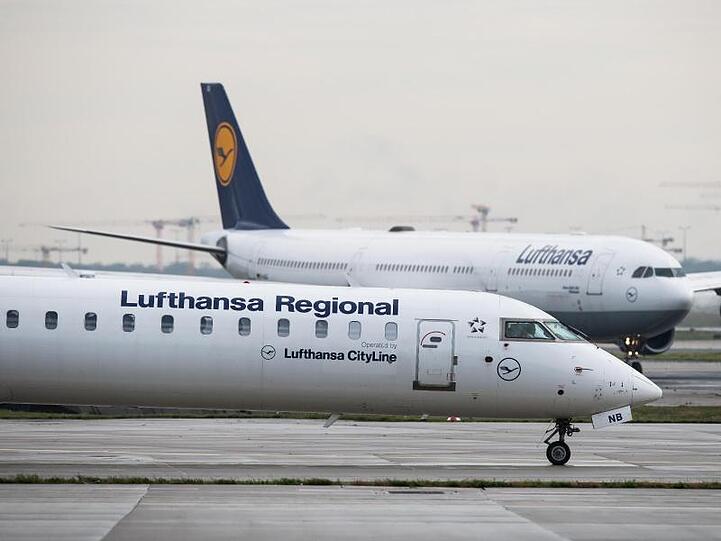 Ein Flugzeug der Lufthansa CityLine.