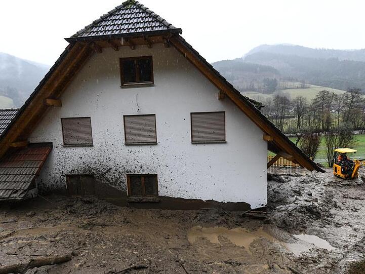 An dem Wohnhaus im baden-württembergischen Ort Simonswald entstand ein Sachschaden um die 50.000 Euro.