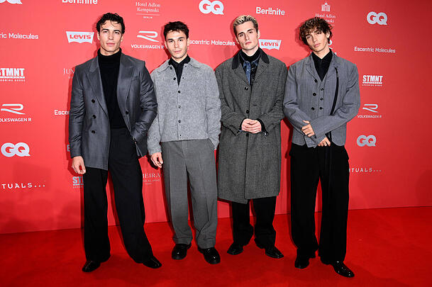 Tim Schäcker, Julien Brown, Luis Freitag und Bene Schulz von den Elevator Boys im Rahmen der "GQ Men of the Year Awards" in Berlin. Es fehlt Jacob Rott, der ebenfalls Teil der Influencer-Gruppe ist.