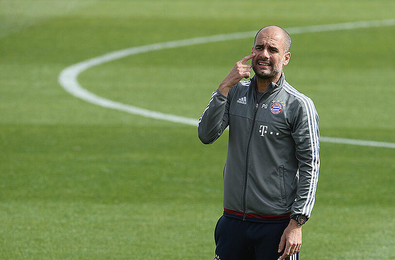 Bayerns Trainer Pep Guardiola im Trainingslager in Doha.