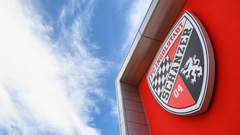 Das Logo des FC Ingolstadt. Foto: picture alliance / Matthias Balk/dpa/Archivbild Das Logo des FC Ingolstadt. Foto: picture alliance / Matthias Balk/dpa/Archivbild