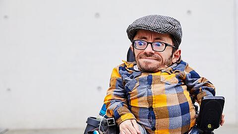Raul Krauthausen, Aktivist für Inklusion und Barrierefreiheit.
