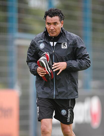 Ricardo Moniz packt an: Bilder von der ersten Trainingseinheit unter dem neuen Trainer.