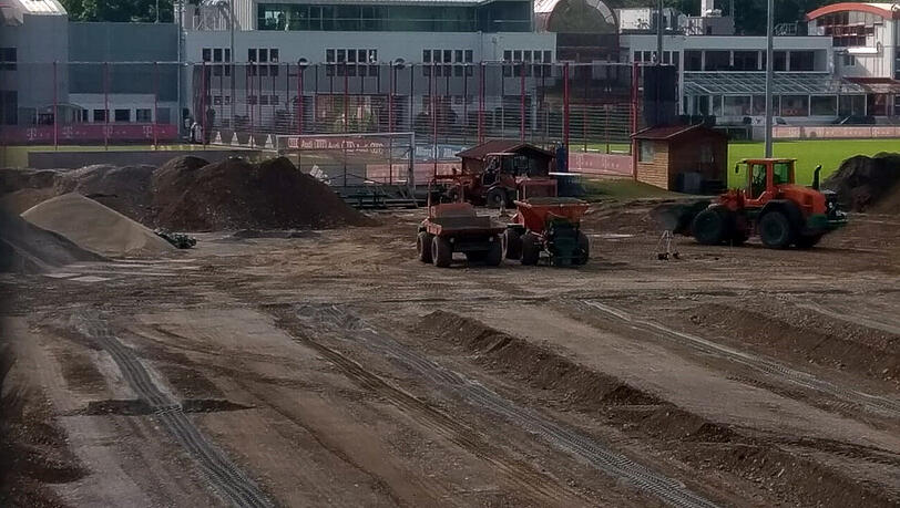 Auf dem Vereinsgelände des FC Bayern laufen aktuell einige Umbauarbeiten. Auf dem Vereinsgelände des FC Bayern laufen aktuell einige Umbauarbeiten.