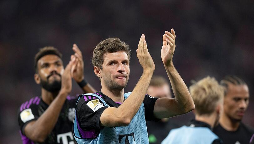 Bayerns Thomas Müller (vorn) reagiert nach dem Spiel.