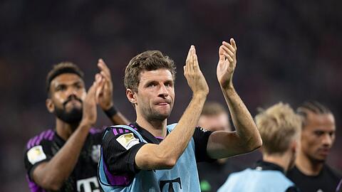 Bayerns Thomas Müller (vorn) reagiert nach dem Spiel.