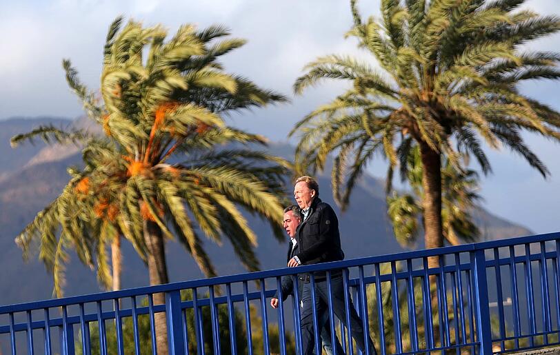 Vormittagstraining im Regen, Ankunft von Oberlöwe Peter Cassalette, kräfteraubender Zirkel am Nachmittag: Sehen Sie hier die Bilder vom dritten Tag des TSV 1860 in Estepona.