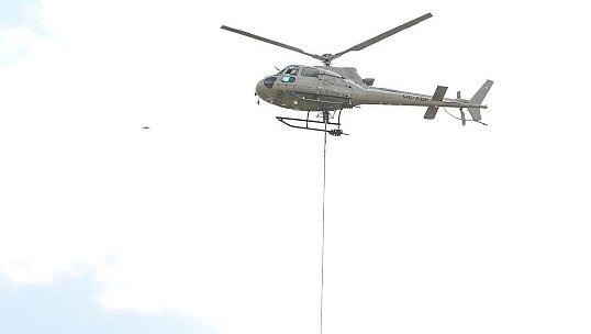 Die zwei Löschhubschrauber. Die zwei Löschhubschrauber.