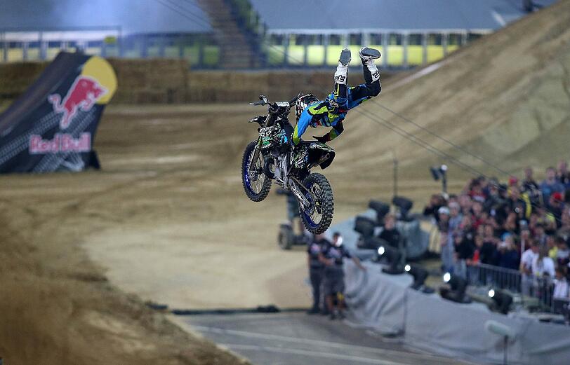 Am Samstag haben die X-Fighters in München Station gemacht - und spektakuläre Stunts gezeigt. Mit von der Partie beim letzten Stopp vor dem Finale in Sydney: Die Stars der Szene rund um den Spanier Dany Torres.