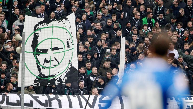 Im Zentrum von Fan-Anfeindungen: Hoffenheim-Mäzen Dietmar Hopp. Im Zentrum von Fan-Anfeindungen: Hoffenheim-Mäzen Dietmar Hopp.