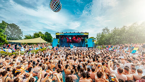 Das absolute Festival Highlight des Jahres findet von Freitag, den 7.Juli bis Sonntag, den 9. Juli 2023 im Außenbereich der Therme Erding statt.