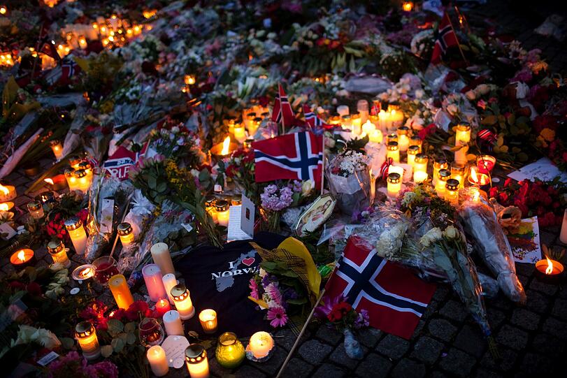 Ein Land trauert um seine toten Kinder. Norwegen steht nach den Doppel-Anschlägen unter Schock - die Bilder.