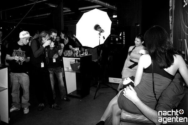 Heiße Knutsch-Party bei der Isarszene X-Mas-Party im Neuraum. Noch mehr Fotos sehen sie unter: www.nachtagenten.de.