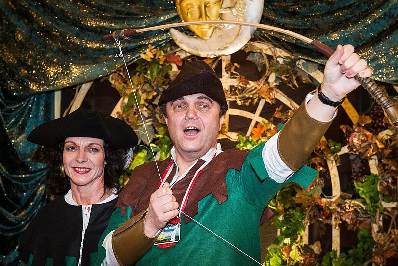 Herrmanns Kollege auf Bundesebene, Hans-Peter Friedrich (CSU), rettet als Robin Hood die Armen.
