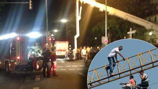 Nächtlicher SEK-Einsatz: Ein Syrer war auf einen Kran geklettert - die Beamten konnten den Mann überwältigen. Nächtlicher SEK-Einsatz: Ein Syrer war auf einen Kran geklettert - die Beamten konnten den Mann überwältigen.