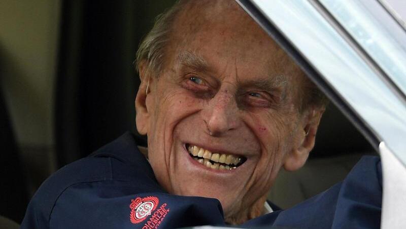 Prinz Philip im Auto. Prinz Philip im Auto.