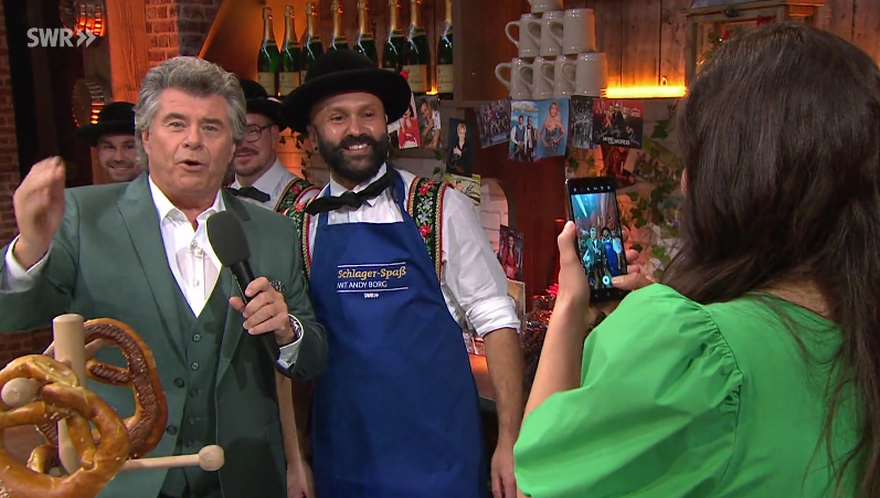 Der Trachtenverein Glottertal feiert 200-j&auml;hrigen Geburtstag &ndash; und Dennis holt sich mitten in der Sendung eine pers&ouml;nliche Gru&szlig;botschaft von Andy Borg.