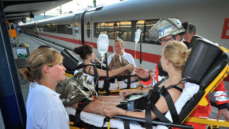 Hitzeschock im ICE: Helfer mussten in Bielefeld diese Fahrgäste versorgen