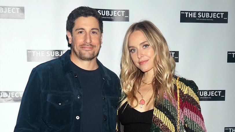 Jason Biggs und Jenny Mollen haben sich nach 18 Jahren getrennt. Jason Biggs und Jenny Mollen haben sich nach 18 Jahren getrennt.