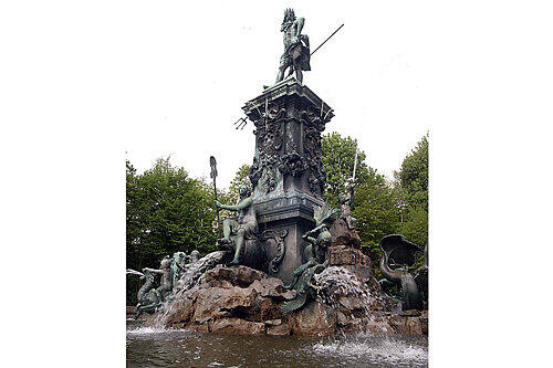 Noch steht der Neptunbrunnen im Stadtpark.
