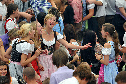 Gas geben: Die Wiesn ist doch bloß ein mal im Jahr.