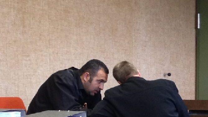 Der Angeklagte Ernst O. (r.) mit seinem Verteidiger Ismail Cetin. Der Angeklagte Ernst O. (r.) mit seinem Verteidiger Ismail Cetin.