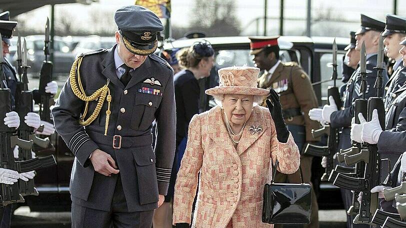 Queen Elizabeth II. bei einem Auftritt in Norfolk
