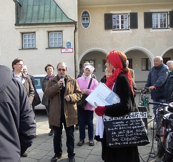 Die Stadteilspaziergänge mit Historikerin Dorle Griebl und BA-Mitgliedern kamen bei den Bürgern gut an. Hier ein Paar Impressionen vom Rundgang in Alt-Solln.