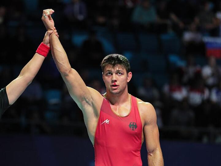 Nach dem Sieg über den Iraner Ramin Taherisartang steht Denis Maksymilian Kudla im Halbfinale.