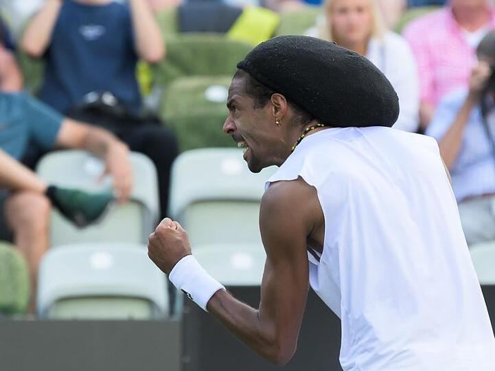Dustin Brown ballt nach einem gewonnenen Ballwechsel die Faust.