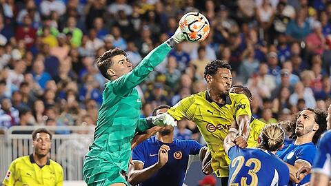 Den ärgsten Bayern-Herausforderer in der Bundesliga kennt er schon: Chelseas Kepa Arrizabalaga soll der Neuer-Ersatz beim FC Bayern werden.