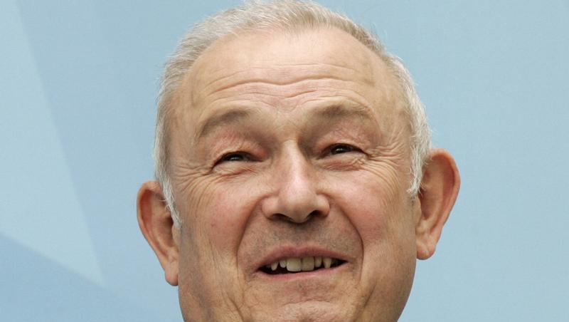 Wie arbeitet der Freistaat das Milliardendebakel der BayernLB auf? Günther Beckstein kommt einem Medienbericht zufolge wohl ungeschoren davon. Wie arbeitet der Freistaat das Milliardendebakel der BayernLB auf? Günther Beckstein kommt einem Medienbericht zufolge wohl ungeschoren davon.