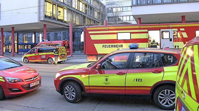 Zunächst wird die Lage geprüft.