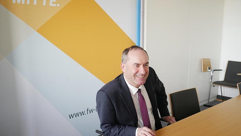 Freut sich über das gute Einvernehmen bei den Haushaltsverhandlungen: Bayerns Wirtschaftsminister Hubert Aiwanger.