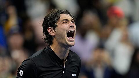 Taylor Fritz schreit seine Freude über den Finaleinzug heraus.