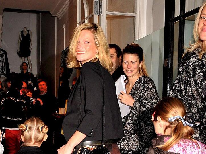 Kate Moss hat ihren Ring verlegt.