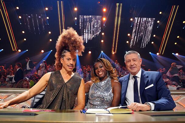 Jorge González, Motsi Mabuse und Joachim Llambi im Viertelfinale von "Let's Dance". Jorge González, Motsi Mabuse und Joachim Llambi im Viertelfinale von "Let's Dance".