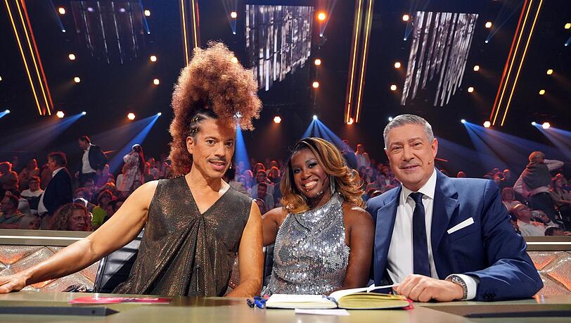 Jorge González, Motsi Mabuse und Joachim Llambi im Viertelfinale von "Let's Dance". Jorge González, Motsi Mabuse und Joachim Llambi im Viertelfinale von "Let's Dance".