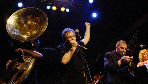 Schon beim Bardentreffen 2007 ein Hinhörer: Hazmat Modine aus New York. Schon beim Bardentreffen 2007 ein Hinhörer: Hazmat Modine aus New York.