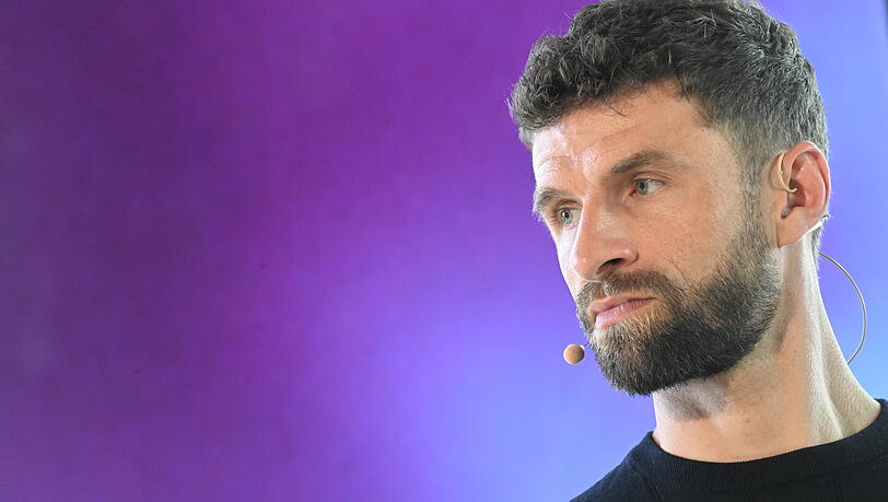 Thomas Müller teilt Einblicke in sein Leben in Kanada. Vor wenigen Tagen wurde sein Ehe-Aus publik. Thomas Müller teilt Einblicke in sein Leben in Kanada. Vor wenigen Tagen wurde sein Ehe-Aus publik.