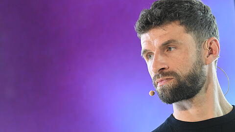 Thomas Müller teilt Einblicke in sein Leben in Kanada. Vor wenigen Tagen wurde sein Ehe-Aus publik. Thomas Müller teilt Einblicke in sein Leben in Kanada. Vor wenigen Tagen wurde sein Ehe-Aus publik.
