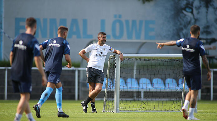 Michael Köllner und der TSV 1860 sind am Mittwochabend beim SV Birkenfeld zu Gast.
