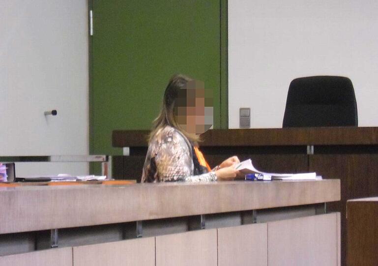 Beihilfe zur Untreue: Kerstin S. (54) auf der Anklagebank.