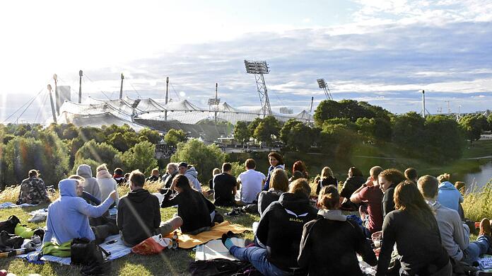 Findet im Olympiastadion ein Konzert statt, sieht es auf dem Olympiaberg meist so aus. (Archivbild)