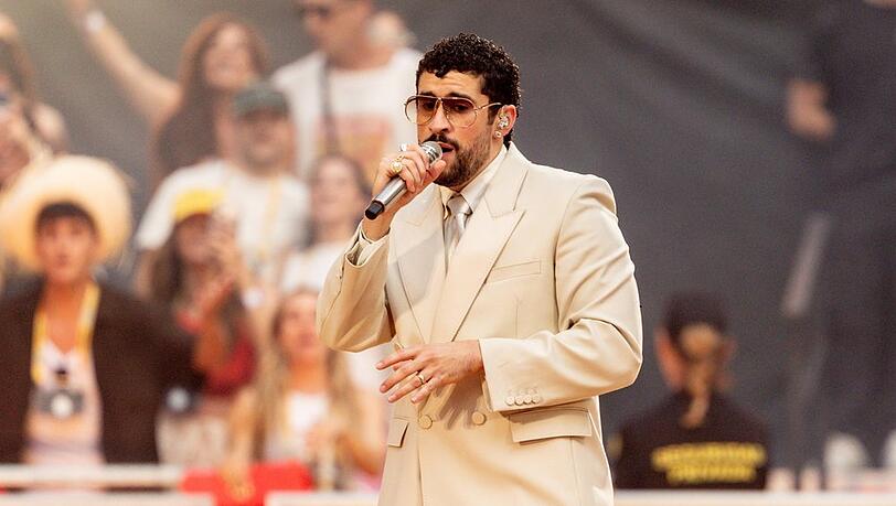 Bad Bunny bei seinem letzten von zehn Konzerten in Madrid. Am Wochenende ist der Latin-Superstar in Düsseldorf. Bad Bunny bei seinem letzten von zehn Konzerten in Madrid. Am Wochenende ist der Latin-Superstar in Düsseldorf.