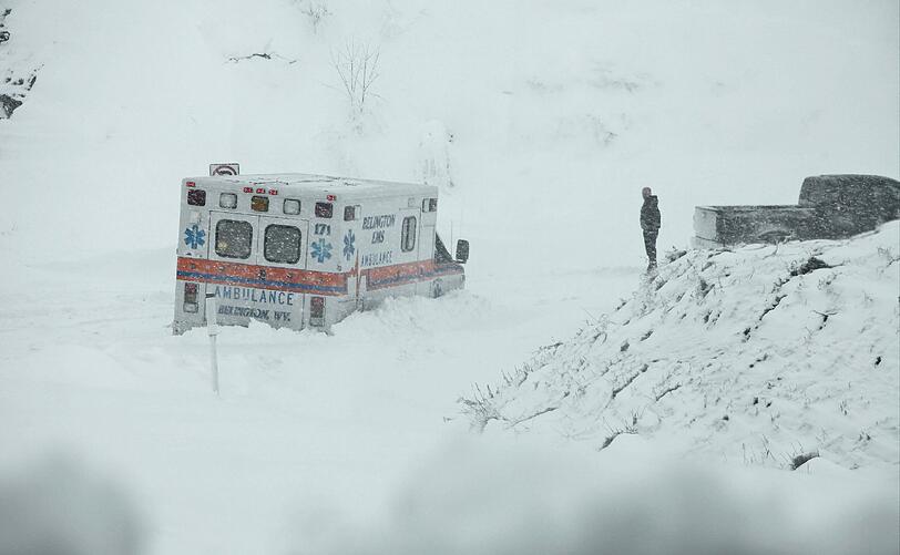 In höheren Lagen kämpfen die Amerikaner auch mit Wasser, allerdings in einem anderen Aggregatszustand: In den Höhenlagen der Appalachen in West Virginia brachte der
Wirbelsturm bis zu einen Meter Schnee.
