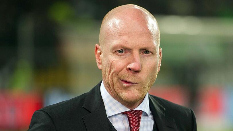 Sportvorstand Matthias Sammer ist mit der Leistung der Mannschaft unzufrieden: "Wir spielen lethargisch, machen Dienst nach Vorschrift!" Sportvorstand Matthias Sammer ist mit der Leistung der Mannschaft unzufrieden: "Wir spielen lethargisch, machen Dienst nach Vorschrift!"