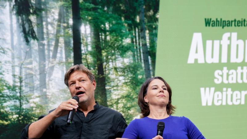 Die Grünen-Vorsitzenden Robert Habeck und Annalena Baerbock werben für ihre Partei.